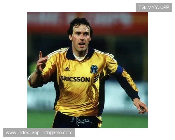 法兰克福边卫布朗成为转会市场热议话题，法国后卫布兰科什么水平